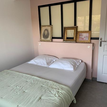 Appartement Saint-Péray : La Chapelle du Prieuré Extérieur photo